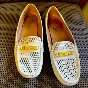 White faux leather flats Lifestride size 11
